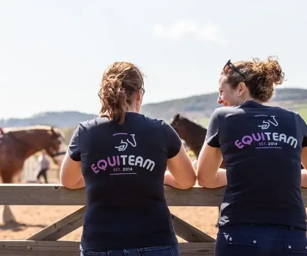 Supportive equestrians